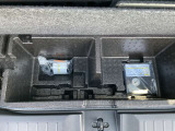パンク修理剤とエアーコンプレッサーと車載工具も完備!!