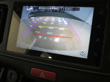 バックカメラ搭載で視界も良好です。駐車に不安のある方もご安心ください。