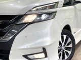 【LEDヘッドライト】悪天候や夜間走行時も良好な視界を確保し安心して運転できる高輝度LEDヘッドライトを装備!点灯速度が早く、消費電力も抑えられています。