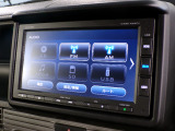 CD、DVD、Bluetooth、AM、FM、AUX、スマートフォン接続ができます。