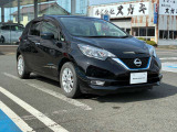 【車検・点検もおまかせください】 お買い上げ頂いたお車の整備も当社工場で行います。ディーラー基準の安心な整備でお客様の車検・点検もサポートします。