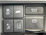 【パワーバックドア】スマートキーや運転席のボタンを押すだけでリアゲートが自動で開閉します!荷物を持っている時や、高い位置にあるバックドアを閉める際に便利な機能です♪
