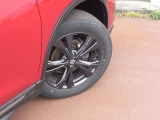 225/60R18タイヤ+純正アルミホイールです。スタッドレスタイヤや各種オプションのご注文も承っております(^^)/
