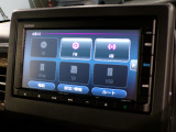 CD、DVD、Bluetooth、AM、FM、AUX、スマートフォン接続ができます。