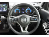 プロパイロット、高速道路でのドライバーの負担を軽減し、アクセル、ブレーキ、ハンドルの操作をクルマがアシスト。長距離移動のドライバーの疲労が軽減されます。快適な高速ドライブが楽しめます。