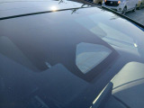 全てのクルマに車両検査証がついています。中古車オークション業界で確立された公正な基準を採用しています。トヨタ自動車によって、修復歴や状態を正しく判断できると認定された車両検査員が、1台1台検査し点数と