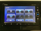 ナビゲーションはフルセグTV対応のGathers純正メモリーナビを搭載しています。Bluetoothオーディオ機能がありますので、スマートフォンなどの音楽も再生できます。