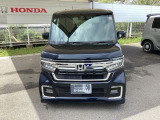 お客様に安全で快適なカーライフをお送りいただくために、中古車にも高いレベルの品質基準を設け、その基準に従って、全ての中古車について納車前整備を実施しています。