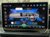 視覚的に分かりやすいエアコンコントロール画面です。運転席助手席はシートヒーターを装備。ステアリングヒーターで真冬の運転も快適です。