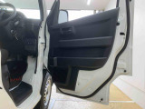 お車の状態をしっかりとお伝えするために1台の車両に付き40枚以上の画像を用意しております。外装はもちろん、室内の装備やお車の特徴などごらんください。