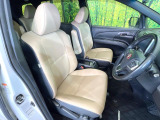 運転席シート廻りは使用感も少なく、良好な状態となっています。前オーナー様が丁寧に使っていたことがよくわかりますね。