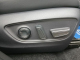トヨタの中古車には3つの安心をセットにしています。1トヨタ認定検査員による車両状態の評価。2まるまるクリーニングによる内外装のクリーニング。31年間走行距離無制限の安心保証(無料)。