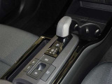 電動パーキングブレーキ・ブレーキホールドを装備してます。ホールド機能は信号待ちが多い一般道で疲労軽減になり、大好評です!