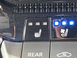 【シートベンチレーション】夏場は涼しい風でお尻や背中の熱やムレを防ぎ、冬はエアコンよりも早く温まってポカポカに!季節を問わず快適に過ごせます。