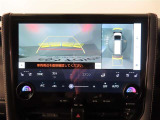 バック時の運転をサポートするバックガイドモニター&パノラミックビューモニター