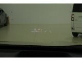 カラーヘッドアップディスプレイ付き。少ない視線移動で情報を確認できるので、運転の疲労軽減に繋がりますよ♪