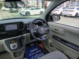 中古車を購入する場合、「車両本体価格」に加えて、税金や手数料などの「諸費用」を支払う必要があります。「法定費用:自動車税や自賠責保険等の国や自治体に払うことが法律上義務付けられている費用」「販売店手数