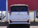 さらにエマージェンシーブレーキ、LDW(車線逸脱警報)、踏み間違い防止アシスト、インテリジェント LI(車線逸脱防止支援システム)、BSW(後側方車両検知警報)、RCTA(後退時車両検知警報)など安全装置が充実。