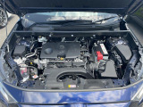 エンジンルームの画像です。店舗にて現車の確認もいただけますので、お電話で在庫のご確認の上是非ご来店くださいませ!!!ワクワクするクルマ選びをご提案します!