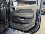 運転席ドアパネルになります。