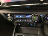 オートエアコンは温度を設定するだけで、自動で風量などを設定してくれます。運転しながら操作も必要ないので、安全性も向上します。