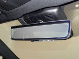 デジタルインナーミラーを装備してます。後部座席の人や大きな荷物で後方の視界を遮られることがありません。