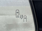 車線変更時の後方確認をアシストしてくれるブラインドスポットモニター!ドアミラーの死角を検知してくれるから車線変更もスムーズです。