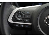 ステアリングスイッチ付き。前方から目を離すことなく操作することが可能です。