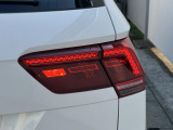 LEDテールランプで後続車からの視認性が高まり、万一の追突の危険性を軽減します。