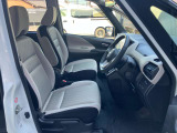 運転席。高さもちょうど良く乗り降りもしやすいです。