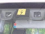 【スズキ セーフティサポート】走行中に前方の車両等を認識し、衝突しそうな時は警報とブレーキで衝突回避と被害軽減をアシスト。より安全にドライブをお楽しみいただけます。