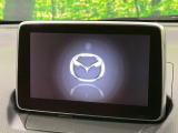 【マツダコネクトナビ】車内の雰囲気にマッチした一体型タイプのナビ。各種車輌設定やBluetooth再生等、様々な機能が楽しめます。直感的なダイヤル操作が可能で、使い勝手も良好です。