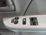 前席パワーウィンドウ運転席側オ-ト機能付助手席側操作機能を止めるスイッチ付