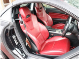 お車選びをお楽しみ頂けるよう、在庫車の展示スペースを十分に確保しております。