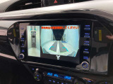 フロントカメラは運転席よりも前の視界を確保することで事前に危険を予知し、事故や衝突を防ぎます。