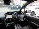 中古車を購入する場合、「車両本体価格」に加えて、税金や手数料などの「諸費用」を支払う必要があります。「法定費用:自動車税や自賠責保険等の国や自治体に払うことが法律上義務付けられている費用」「販売店手数