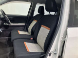 【運転席・助手席シート】いたみ、汚れなどは少なく、全体的に良好な状態です。