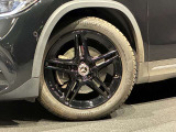 メルセデスの認定中古車「サーティファイドカー」世の中に存在する数ある中古車の中でも、メルセデス独自の厳しい基準をクリアした品質を持つ中古車です。「走行距離無制限保証」・「24時間ツーリングサポート」
