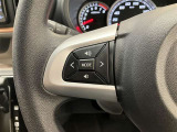 【ステアリングスイッチ付ハンドル】ナビゲーションに視線を移さず、ハンドルから手を離さず、運転に集中したまま手元でオーディオ操作できます♪