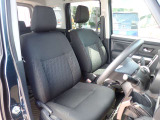 運転席は座り心地が良く快適に運転していただけます♪