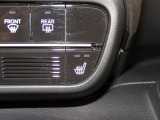 【シートヒーター】シートヒーター装備車です。寒い冬に乗車中とても暖かく快適に移動できます。冷え性の方にピッタリの装備です!