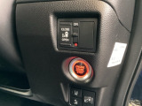【助手席側パワースライドドア】です。リモコンや運転席のスイッチ操作で楽々自動開閉。