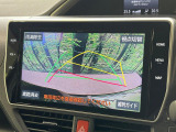 【バックカメラ】駐車時に後方がリアルタイム映像で確認できます。大型商業施設や立体駐車場での駐車時や、夜間のバック時に大活躍!運転スキルに関わらず、今や必須となった装備のひとつです!