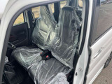 運転席はくつろぎのプライベート空間! 車内をクリーニングしてお待ちしております!