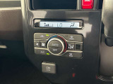 オートエアコンは温度を設定するだけで、自動で風量などを設定してくれます。運転しながら操作も必要ないので、安全性も向上します。