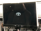【純正10型ナビ】人気の純正ナビを装備しております。ナビの使いやすさはもちろん、オーディオ機能も充実!キャンプや旅行はもちろん、通勤や買い物など普段のドライブも楽しくなるはず♪
