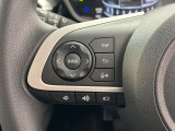 運転中、オーディオの操作をしてて、ハッとしたことはありませんか?ステアリングスイッチは、運転中でもハンドルでオーディオの操作が可能です。安全なドライブをサポートします。