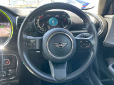 また、MINI正規認定中古車は、エマージェンシーサービスが自動付帯。24時間365日、皆様のカーライフをサポートいたします。確かな安心のうえで、「駆けぬける歓び」をご堪能ください。