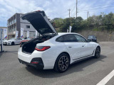 BMWを熟知したメカニックによる、360度の納車前点検。ドイツ本国と同様の教育・訓練を受けたメカニックが徹底的に点検、整備した後にお客様にお引渡しします。
