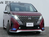 アダプティブLEDヘッドライト。フロントカメラで前方の状況を検知し対向車や先行車に眩しい思いをさせることなく必要なところだけを遠くまで照射します。